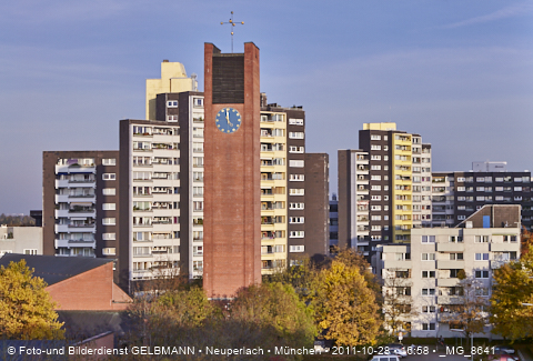 28.10.2011 - Marx-Zentrum und St.Monika in Neuperlach