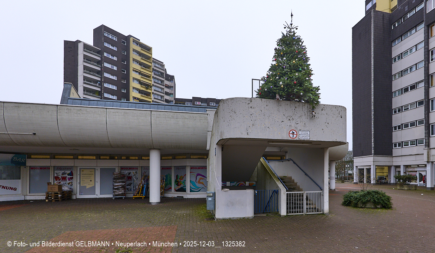 Unser Weihnachstbaum in meiner Burg, dem Marx-Zentrum