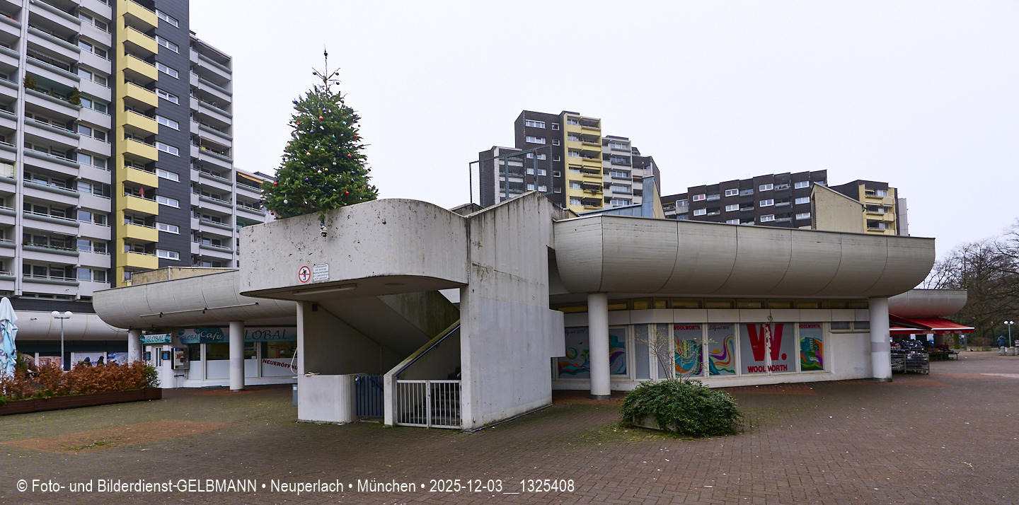 Unser Weihnachstbaum in meiner Burg, dem Marx-Zentrum