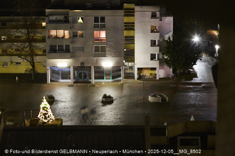 05.12.2025 - Unser Weihnachtsbaum in meiner Burg in Neuperlach